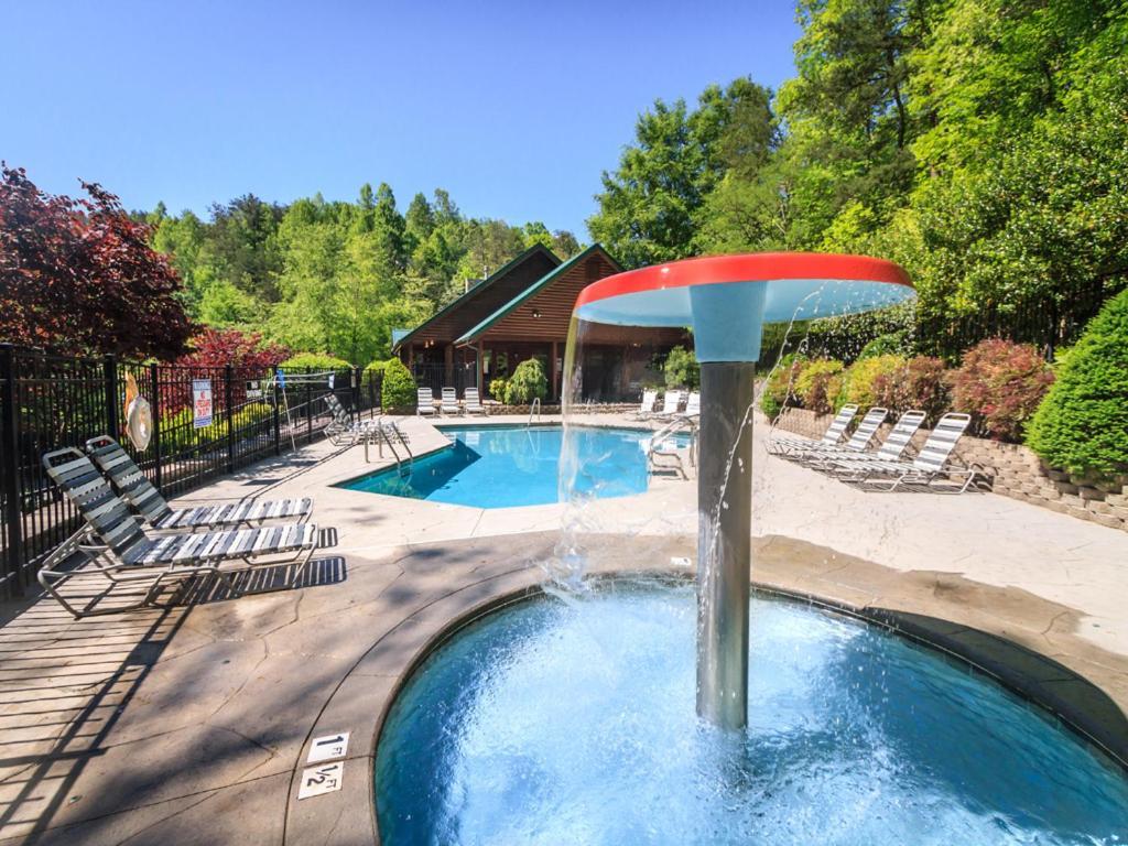 Above The Clouds, 4 Bedrooms, Pool Access, Private, Gaming, Sleeps 16 Gatlinburg Exterior foto