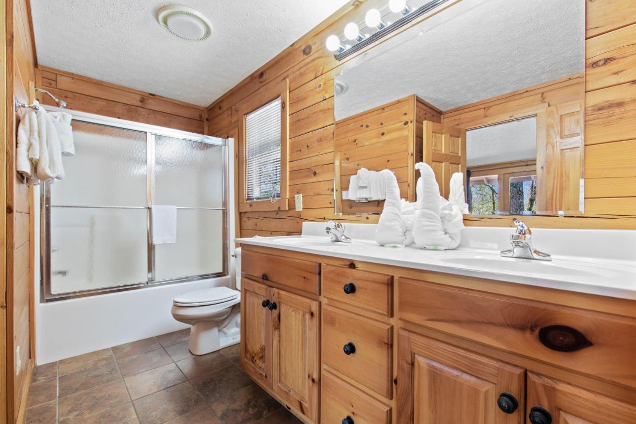 Above The Clouds, 4 Bedrooms, Pool Access, Private, Gaming, Sleeps 16 Gatlinburg Exterior foto