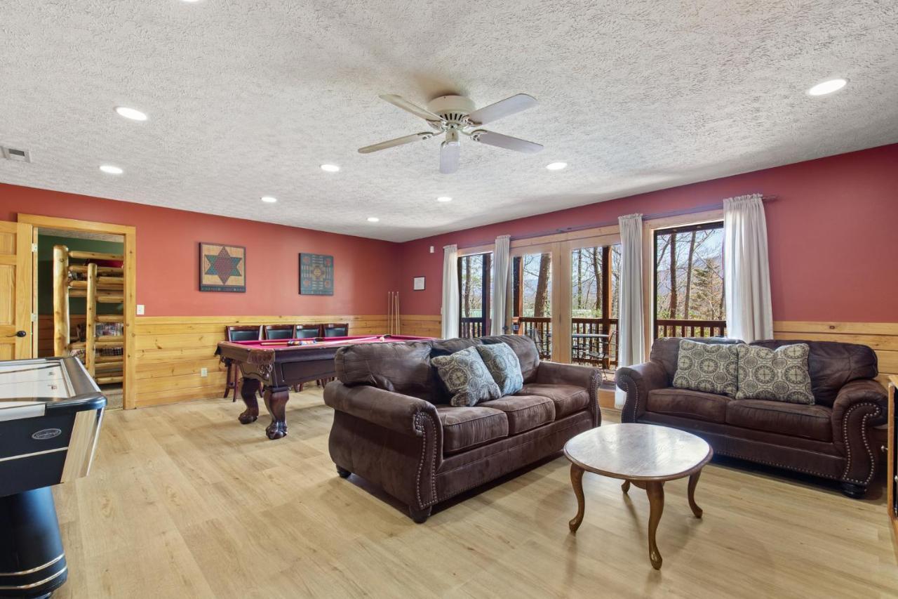Above The Clouds, 4 Bedrooms, Pool Access, Private, Gaming, Sleeps 16 Gatlinburg Exterior foto