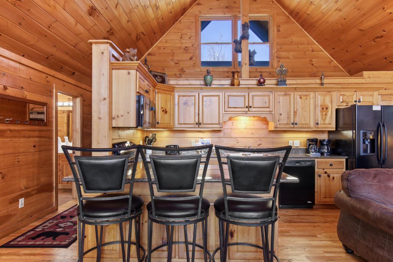 Above The Clouds, 4 Bedrooms, Pool Access, Private, Gaming, Sleeps 16 Gatlinburg Exterior foto