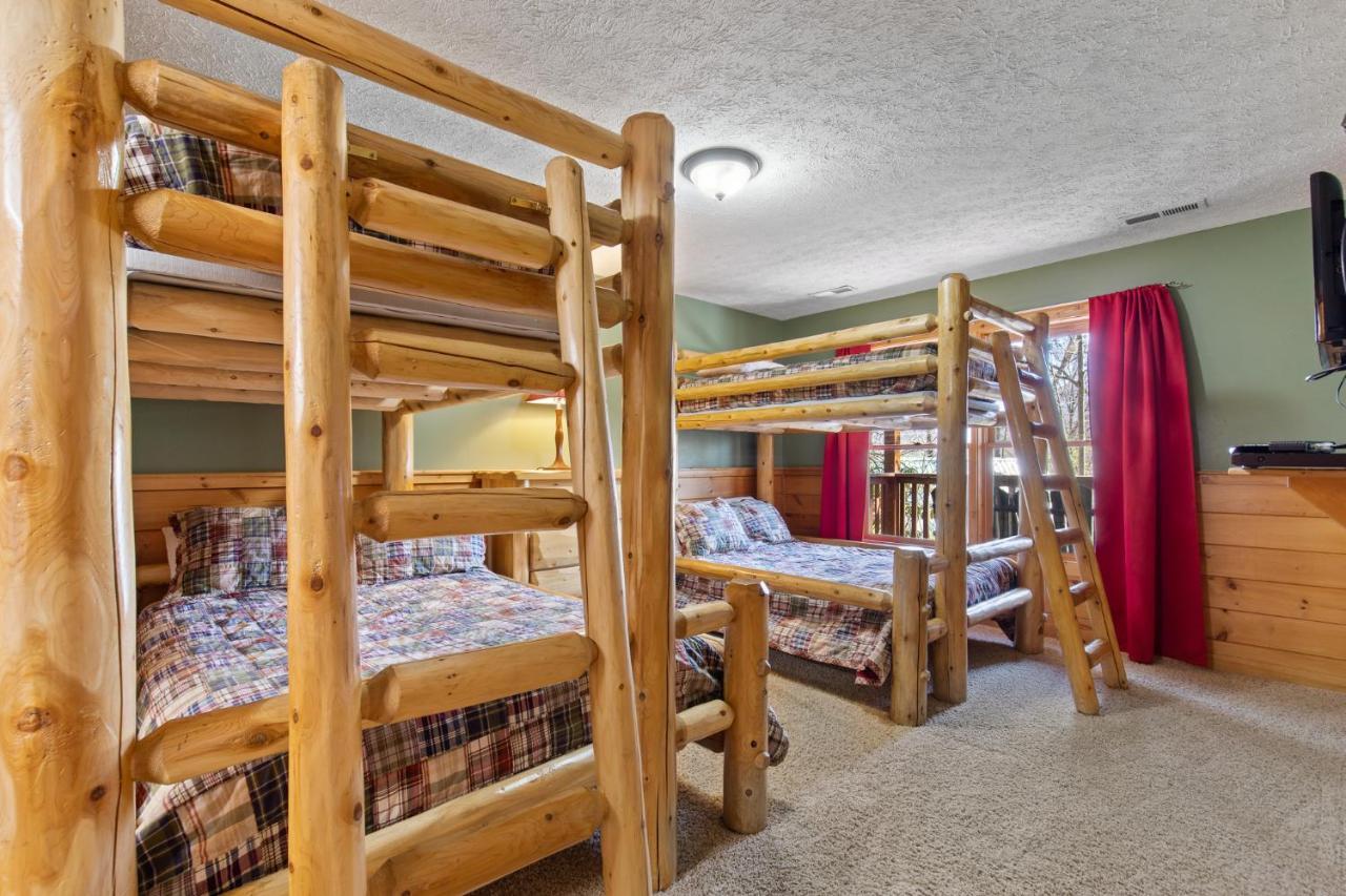 Above The Clouds, 4 Bedrooms, Pool Access, Private, Gaming, Sleeps 16 Gatlinburg Exterior foto