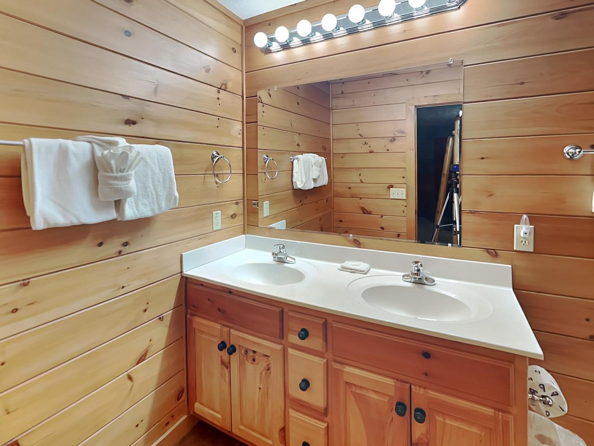 Above The Clouds, 4 Bedrooms, Pool Access, Private, Gaming, Sleeps 16 Gatlinburg Exterior foto